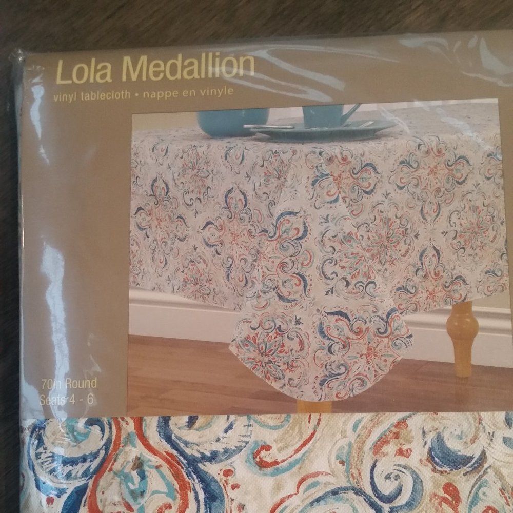 NWT Lola Medallion vinyl tablecloth